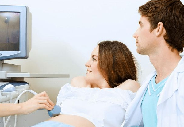 郑州供卵助孕网站：老年夫妇在美国做试管婴儿：如何才能实现良好的怀孕？(图1)